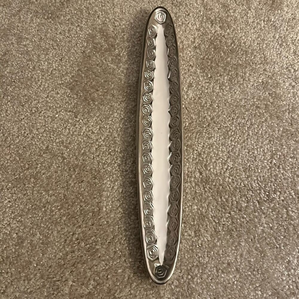 Michael Wainwright USA Silver 14.5” Inches Appetizer Snacks Tray Swirl